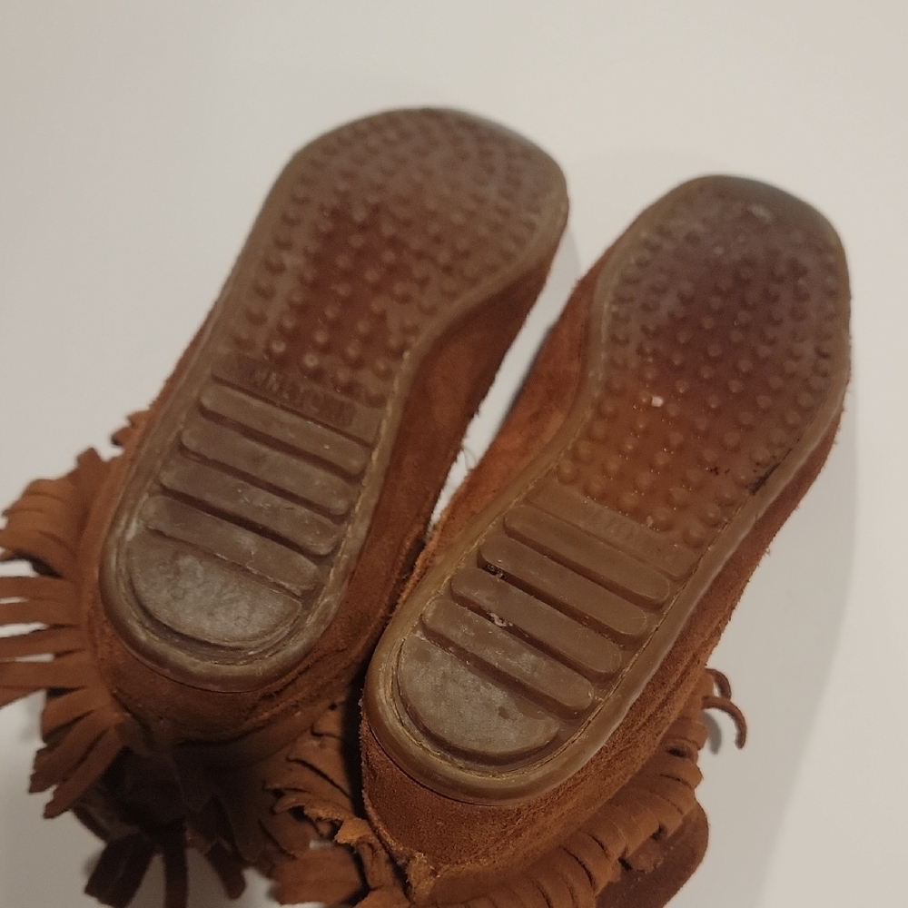 Minnetonka Chestnut Suede Moccasin Boots - Picture 11 of 11